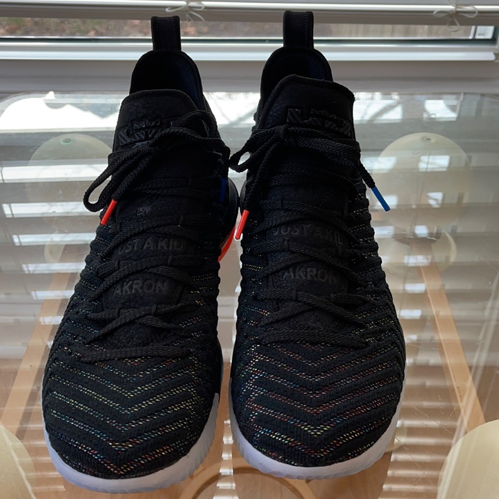 Nike Lebron “I promise” Lebron 16